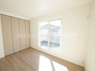 【洋室】 | 現地写真（２階洋室）