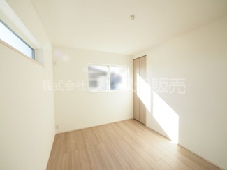 【洋室】 | 現地写真（２階洋室）