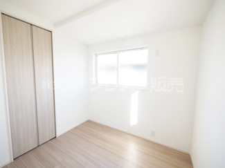 【洋室】 | 現地写真（２階洋室）