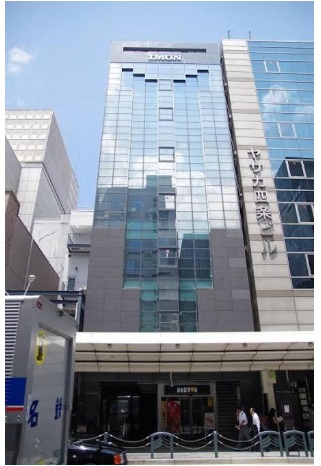 井⾨四条ビルの外観