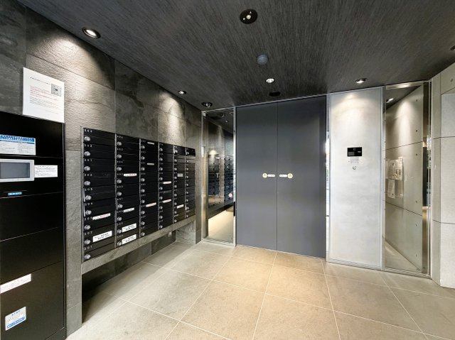 S-RESIDENCE市川のエントランス