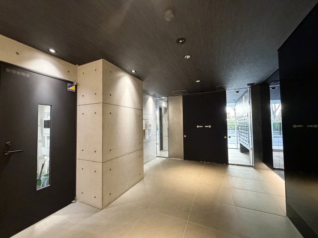 S-RESIDENCE市川のロビー