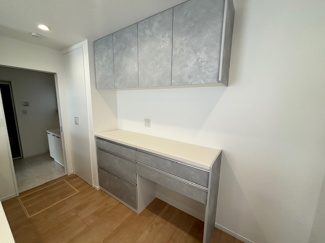 【キッチン】 | 安芸郡熊野町出来庭2丁目【外構付】 | 備え付けのカップボード☆インテリア・サイズもマッチしておりスッキリ収納できます☆