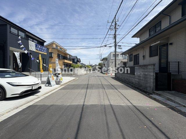 【周辺】 | 小学校近く、コンビニ・スーパー（徒歩５分）暮らしやすさも魅力の１つ◎
今こそ伊勢原市エリアへお引越しを検討してみませんか♪