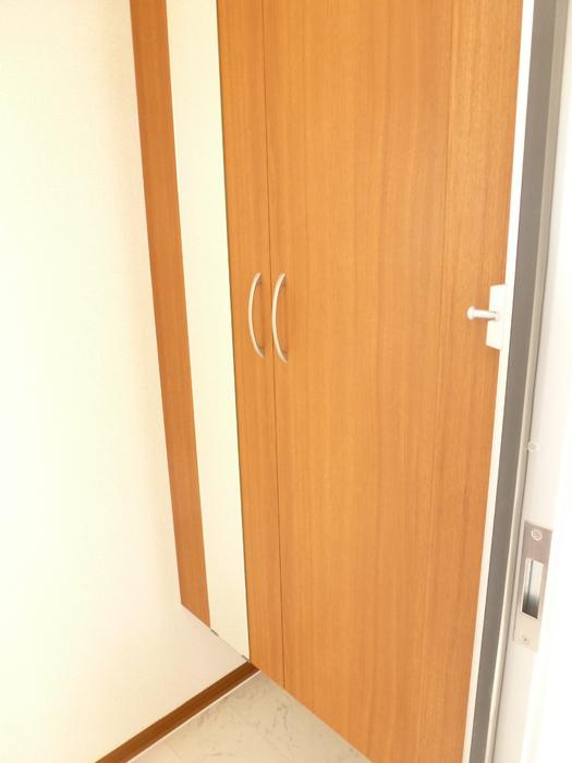 カーサ グランデの玄関|※同タイプ・現況優先