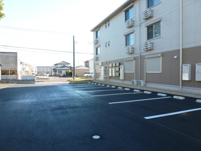 カーサ グランデの駐車場