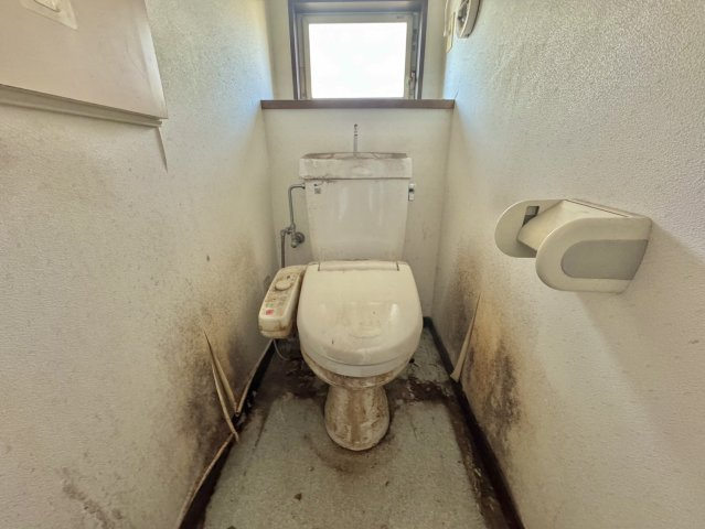 守谷市松前台中古戸建のトイレ