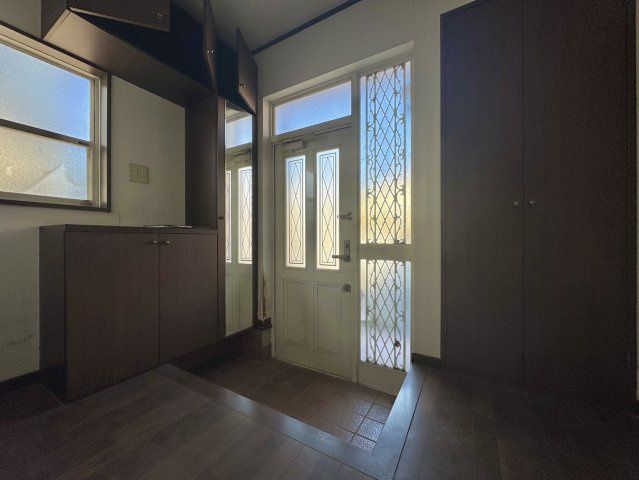 守谷市松前台中古戸建の玄関