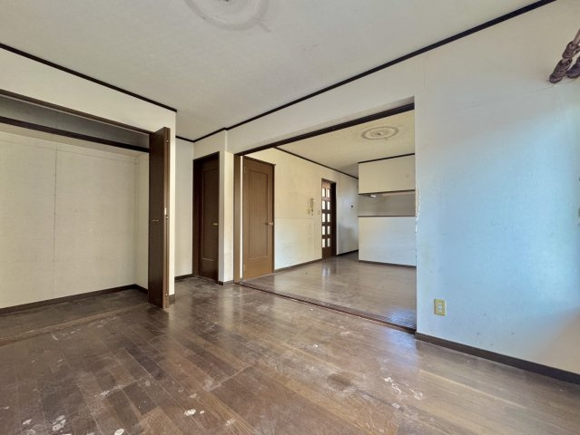 守谷市松前台中古戸建の居間・リビング