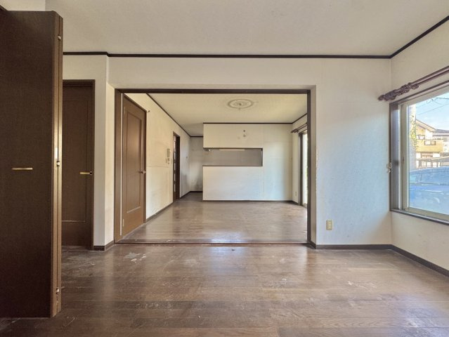 守谷市松前台中古戸建の居間・リビング