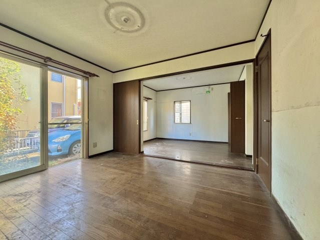 守谷市松前台中古戸建の居間・リビング