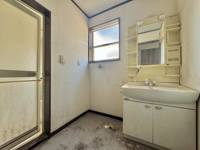 守谷市松前台中古戸建の洗面所