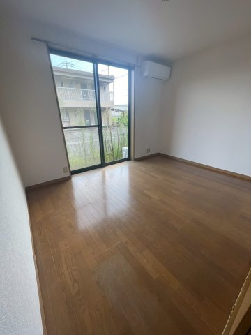 鳥栖市村田町のアパートの洋室