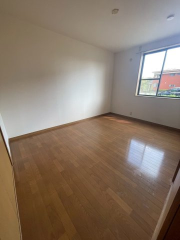 鳥栖市村田町のアパートの洋室