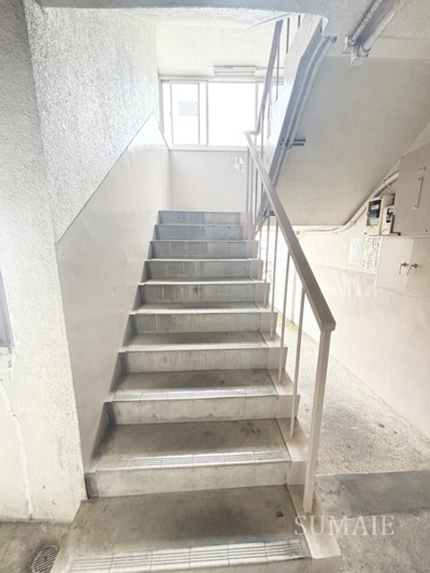 山惣マンションのその他共用部分|共用階段です