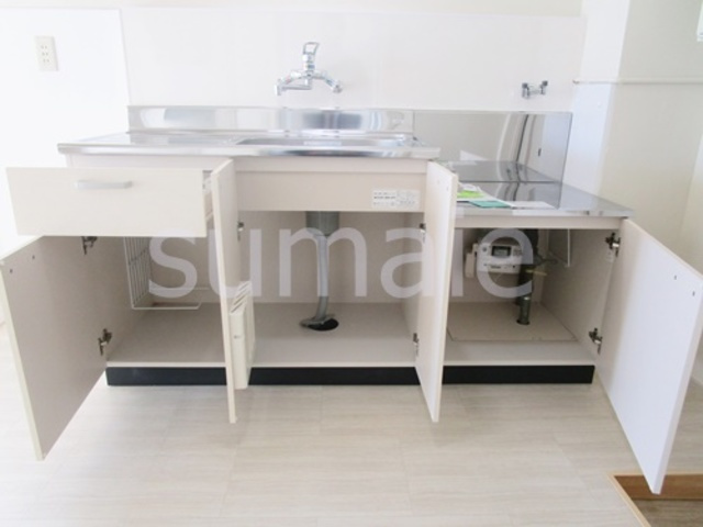 山惣マンションのキッチン|キッチン下収納！