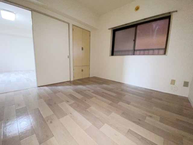 コーラルスターガーデンの洋室