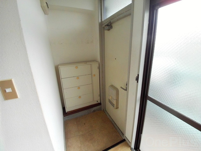 マルタカマンションの玄関