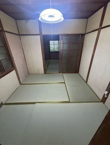 城の下通アパートの子供部屋