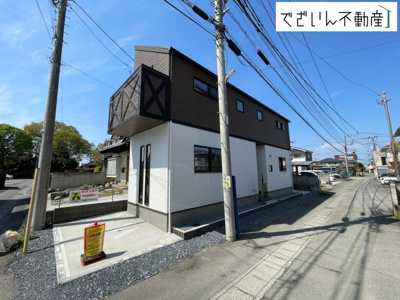 【外観】 | クライン本庄市中央第3期　新築住宅 | 角地で開放感あり！安心して暮らせる利便性と、子どもを安心して育てられる穏やかな住環境が魅力です。
現地(2026年3月撮影)