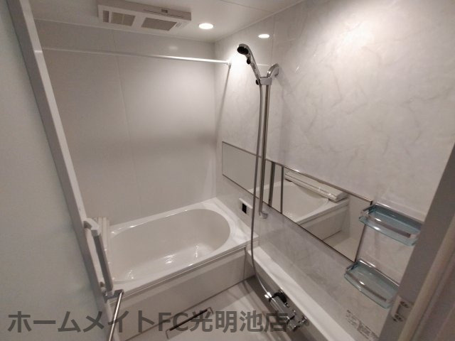 シャーメゾン彩の浴室