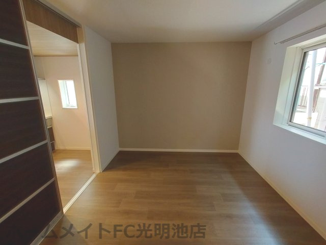 シャーメゾン彩の洋室