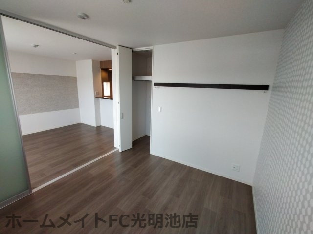 シャーメゾン彩の洋室