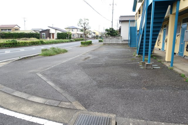 アポロンの駐車場