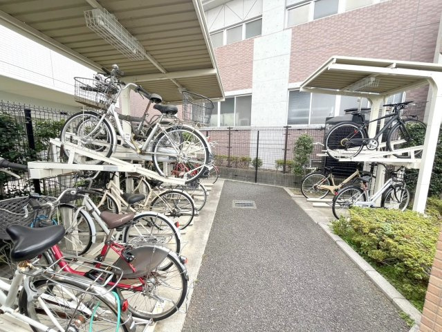 アルファスクエアさいたま新都心D.C.の駐輪場|共用部・駐輪場