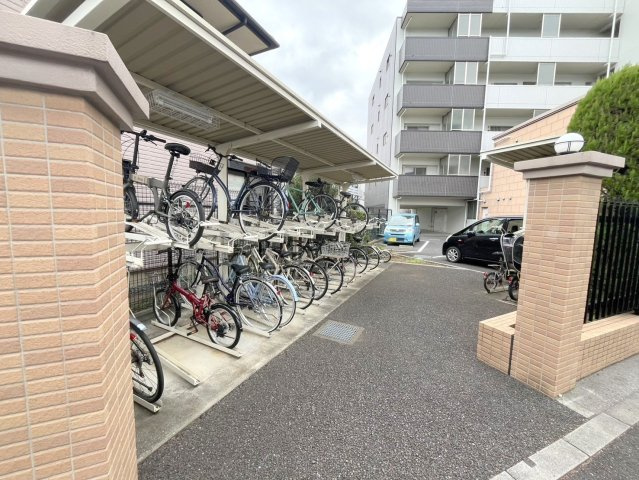 アルファスクエアさいたま新都心D.C.の駐輪場|共用部・駐輪場