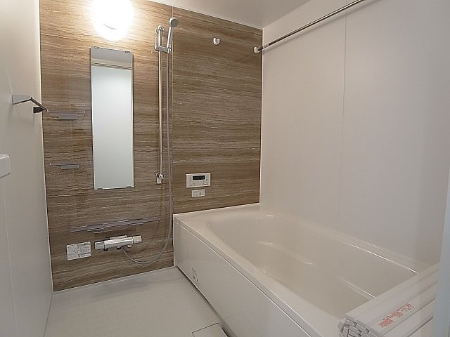 ハーバーコート神戸の浴室|追炊き付き広々したバスルーム