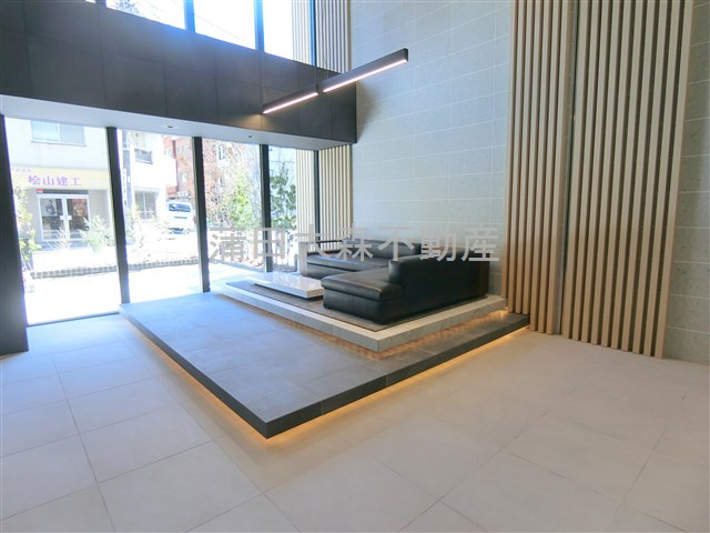 エスティメゾン大森のエントランス