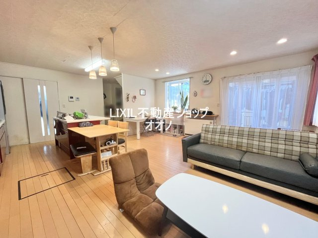 【居間・リビング】 | 羽生市南羽生2丁目　中古一戸建