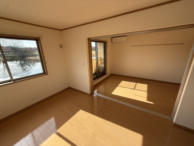 ドミール三輪台の洋室