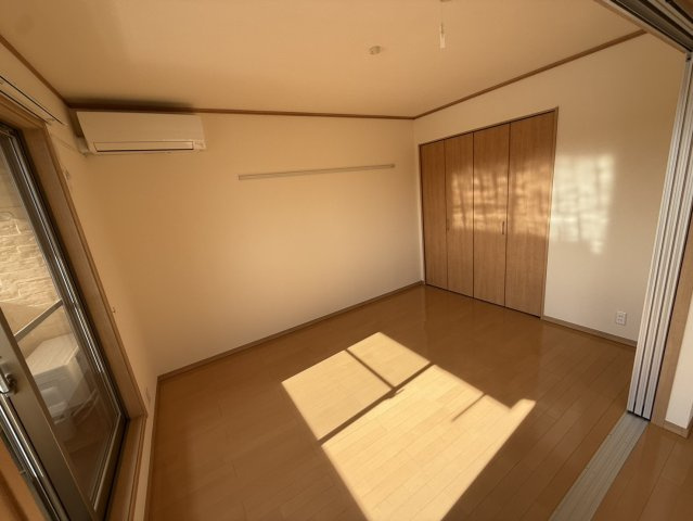 ドミール三輪台の居間・リビング