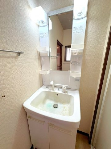 カーポート付き５ＤＫ◆ＪＲ奈良線＆京阪宇治線の２沿線利用可能◆宇治市五ヶ庄折坂の独立洗面台|独立洗面台