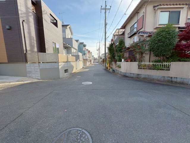 カーポート付き５ＤＫ◆ＪＲ奈良線＆京阪宇治線の２沿線利用可能◆宇治市五ヶ庄折坂の前面道路含む現地写真|前道