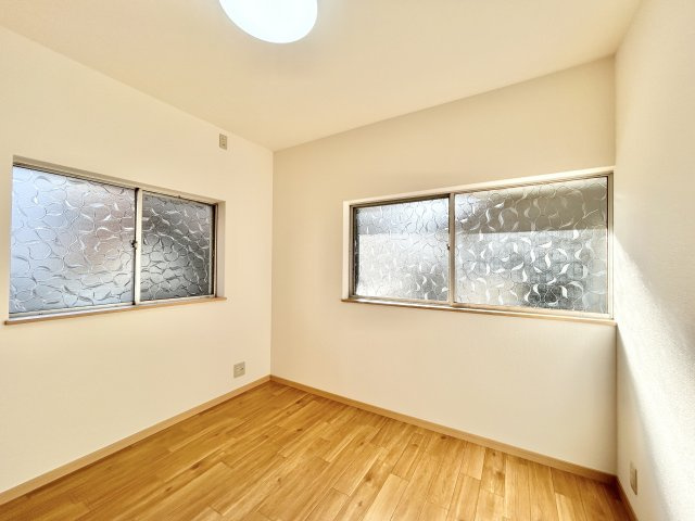 高知市丸池町　中古戸建の洋室