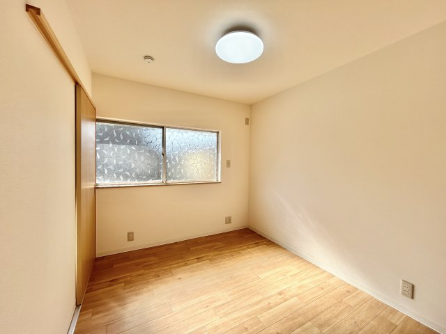 高知市丸池町　中古戸建の洋室