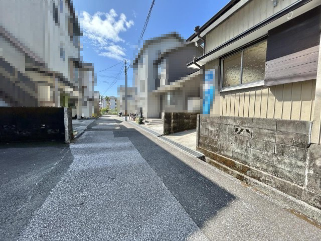 高知市丸池町　中古戸建の前面道路含む現地写真