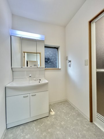 高知市丸池町　中古戸建の独立洗面台