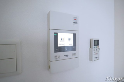 【セキュリティ】 | レジデンスルイーダ | モニター付きインターホンです