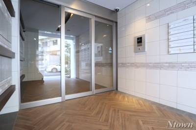 【エントランス】 | レジデンスルイーダ | 建物の内部です