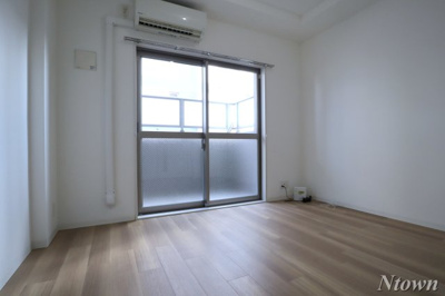 【居間・リビング】 | レジデンスルイーダ | おしゃれなリビングです