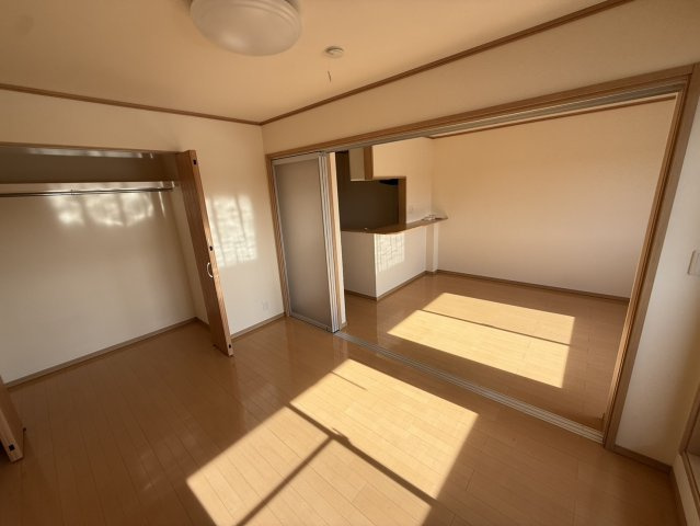 ドミール三輪台の居間・リビング