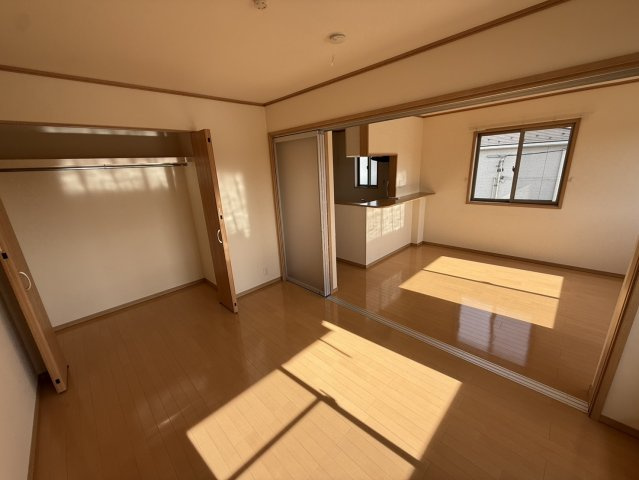 ドミール三輪台の居間・リビング