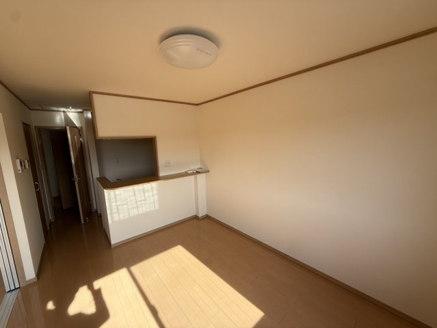 ドミール三輪台の居間・リビング