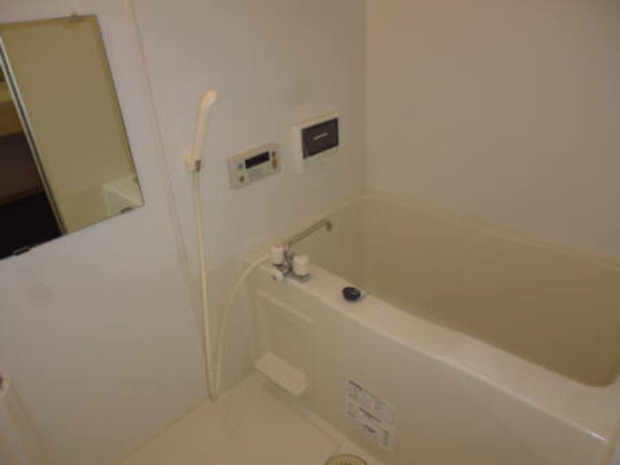 チャーム スクエアーの浴室|きれいなお風呂です♪