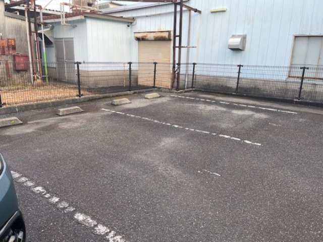 チャーム スクエアーの駐車場|駐車スペースもあります☆