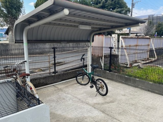 チャーム スクエアーのその他共用部分|駐輪場に自転車も停められます♪
